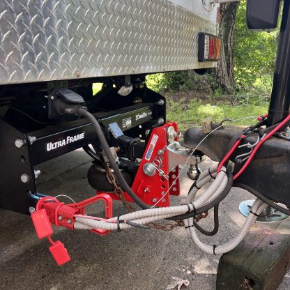 Shocker HD Air Bumper Hitch Installed on Toter