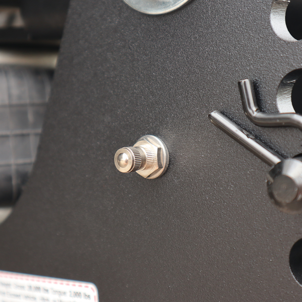 Easy To Use Air Valve on Super Drop Max Black Air Hitch