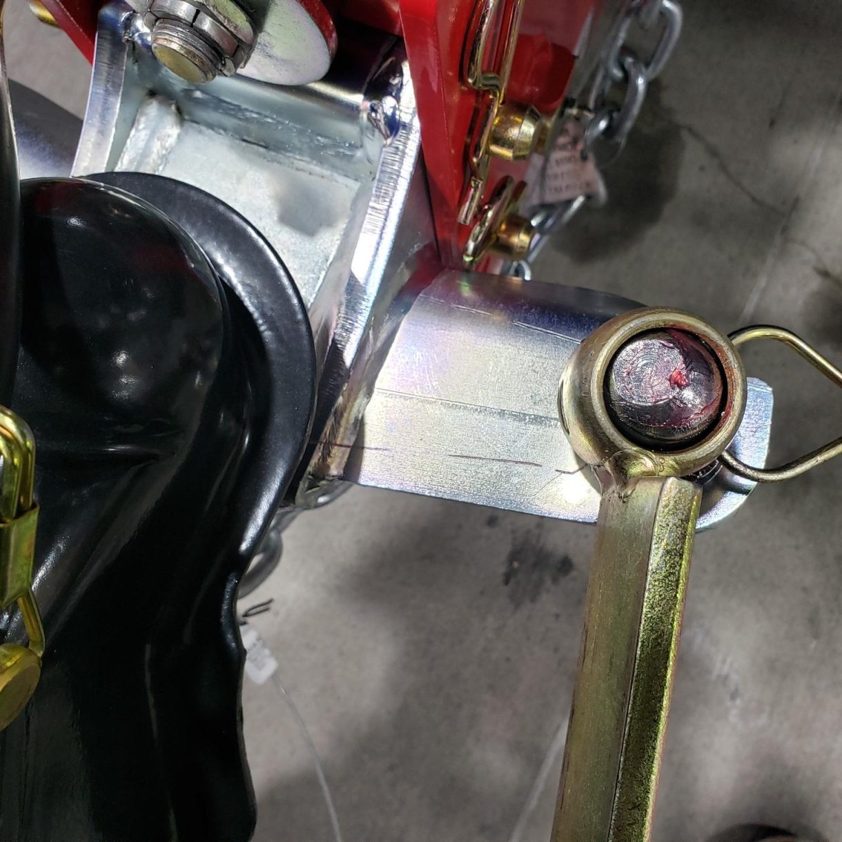 Combo Sway Mount Shown With Sway bar Installed Close Up