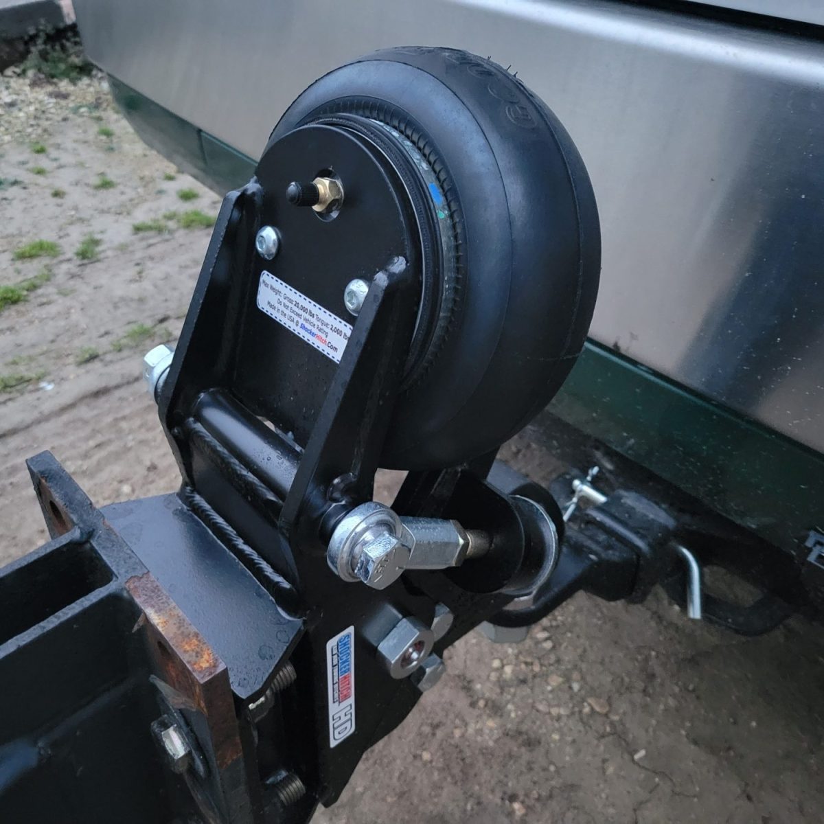 HD Air Tongue Mount - 4 Bolt Flat Plate Installed on RV